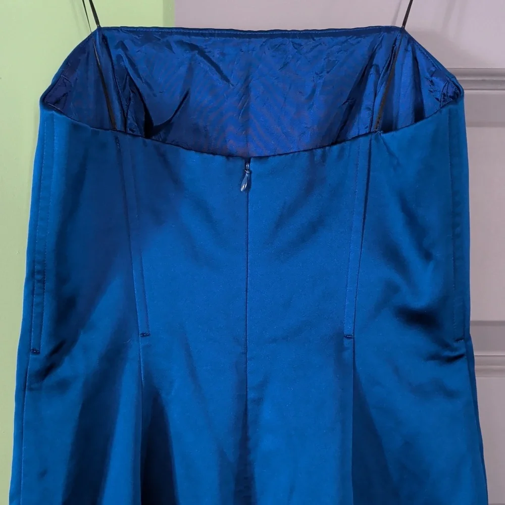 Cache 2000's Gown - Picture 3 of 3